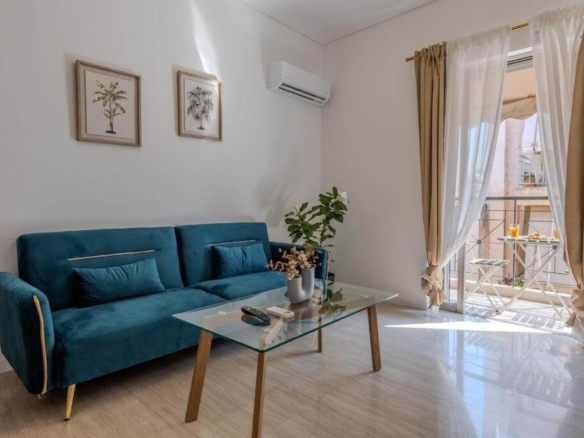 Bright 2BR Apt, Athens Base Near Sea & City