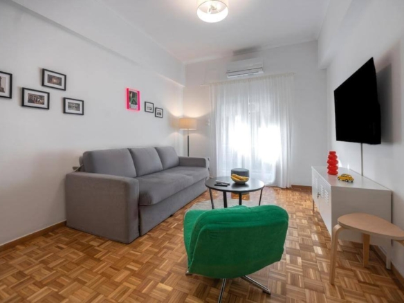 Colorful Koukaki Apartment Near the Acropolis